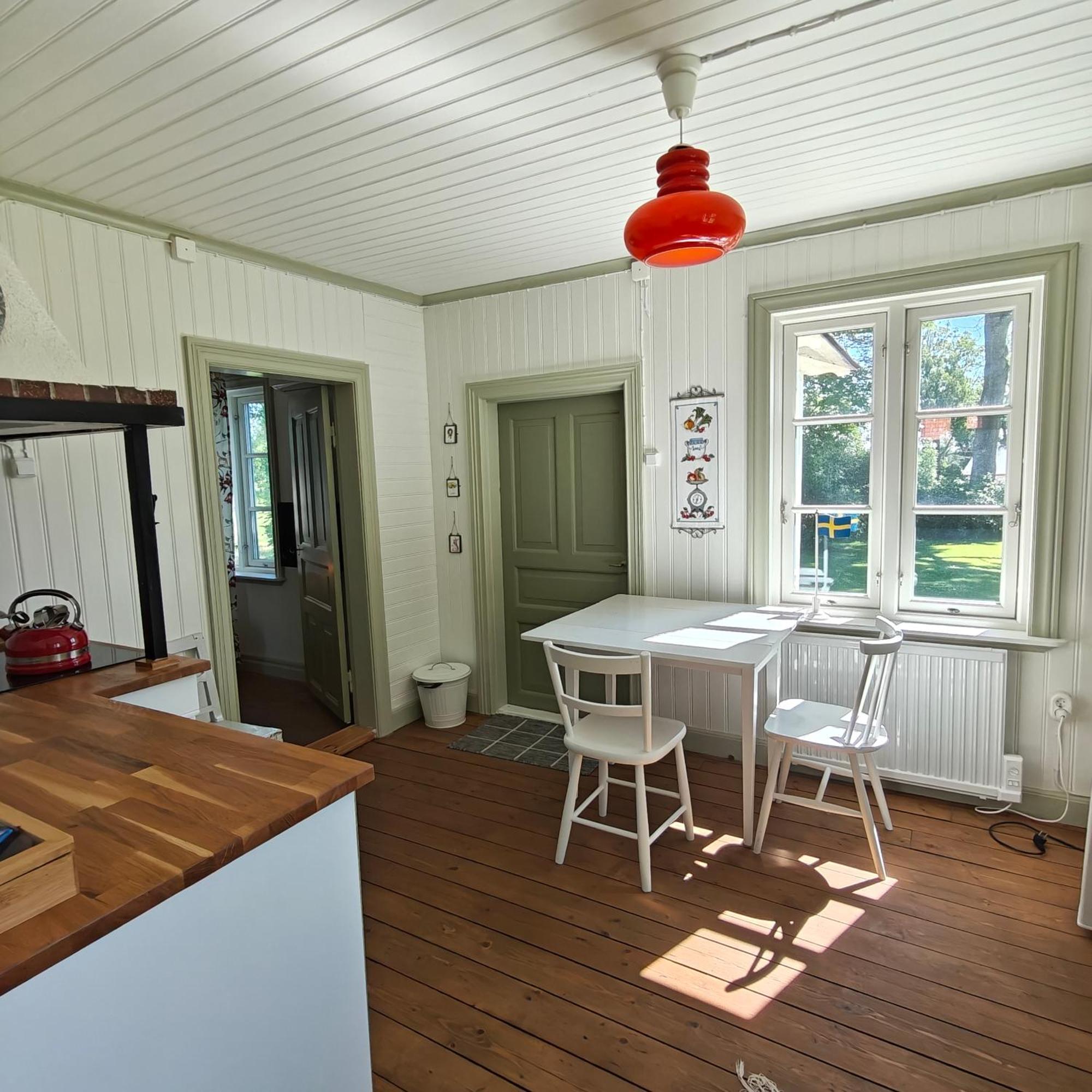 Lilla Backen Villa Hjo Exterior photo