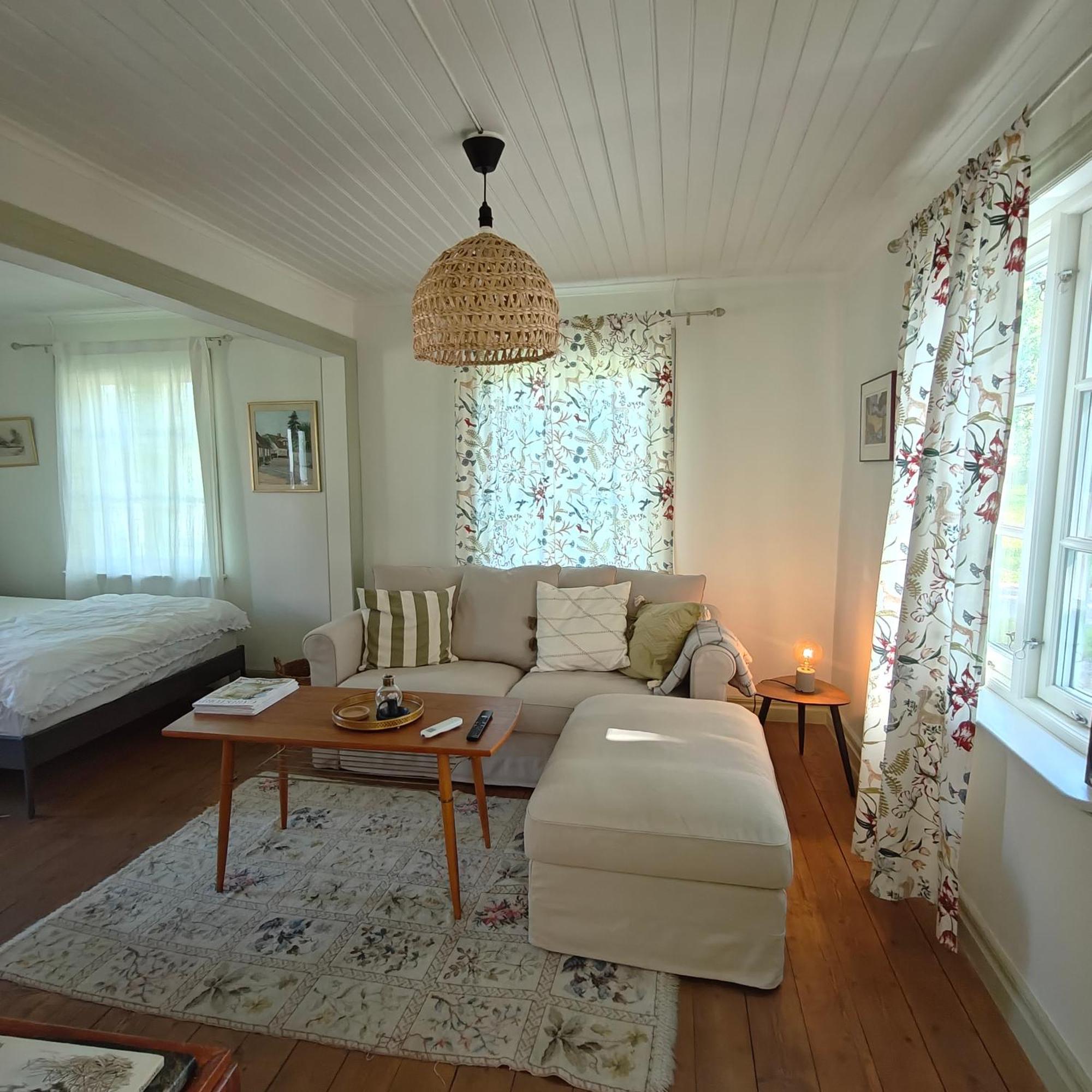 Lilla Backen Villa Hjo Exterior photo